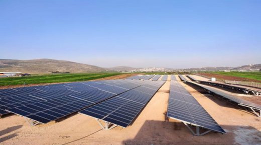 بلدية بيت فوريك تفتتح محطة للطاقة المتجددة بالتعاون مع القطاع الخاص