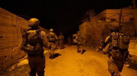 الاحتلال يعتقل ثلاثة مواطنين من بيت عوا جنوب غرب الخليل
