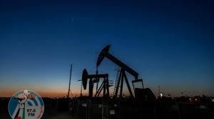 النفط يواصل ارتفاعه مع بدء رفع إجراءات العزل