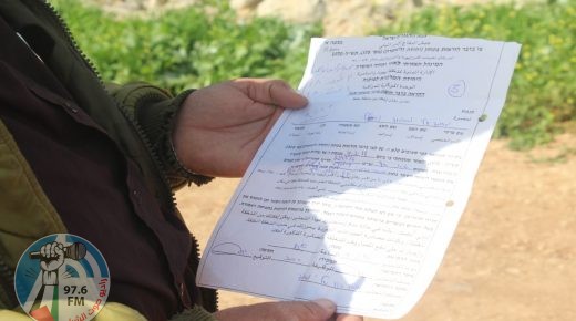 الاحتلال يخطر بوقف العمل في عريشين زراعيين جنوب بيت لحم