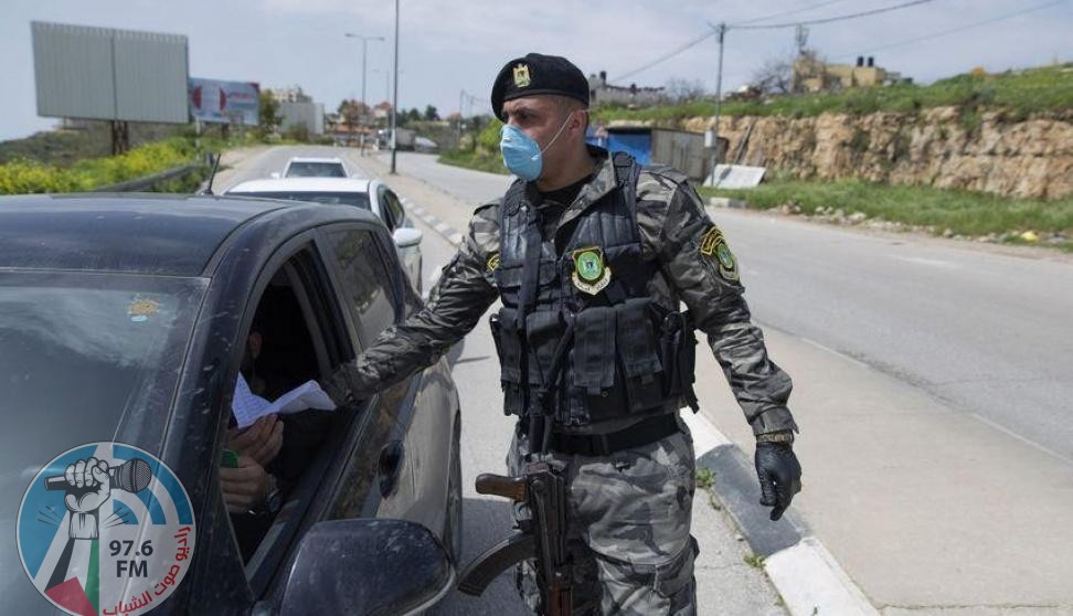 محافظ الخليل يغلق بلدة السموع بعد الإعلان عن إصابة 6 من مواطنيها بكورونا
