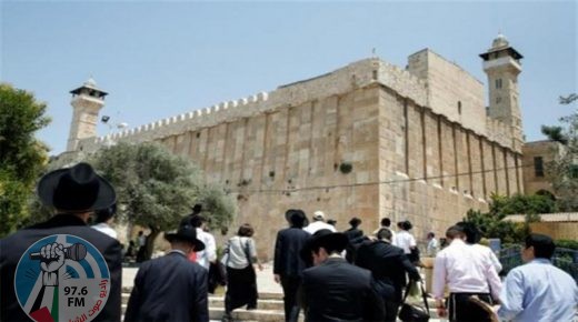 الاحتلال منع رفع الأذان في المسجد الإبراهيمي 54 وقتا الشهر المنصرم