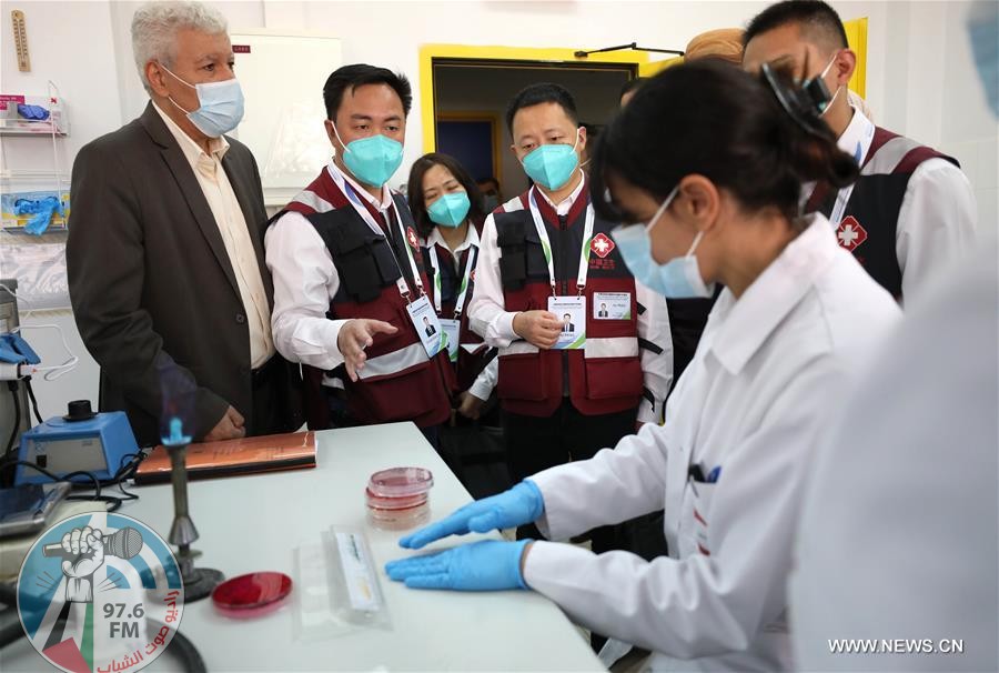 وفد طبي صيني يزور المرافق الصحية في رام الله لنقل تجربة بلاده في مواجهة كورونا