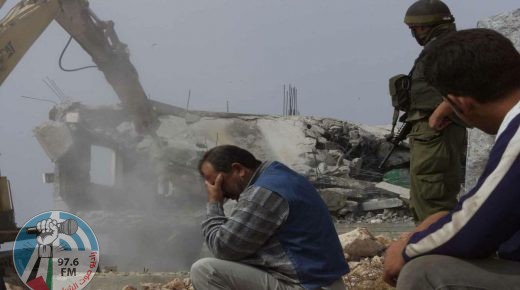 الاحتلال يخطر بوقف بناء وهدم 13 منزلا في قبلان جنوب نابلس