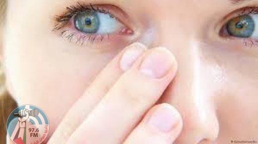 دراسة: تعرض العين للضوء الأحمر العميق يحسن من القدرة البصرية