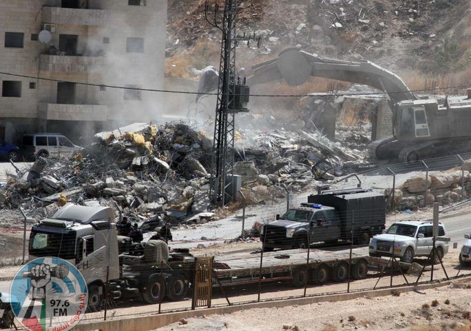 “محدث” الاحتلال يهدم منازل في بيتونيا و بيت سيرا ويعتقل العشرات