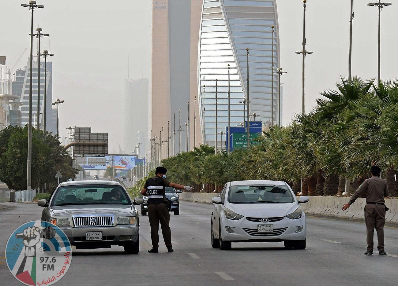 عاملة فلبينية توجه عدة طعنات لطفلين سعوديين وتحاول الانتحار