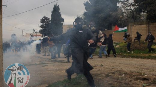 7 إصابات برصاص الاحتلال وعشرات حالات الاختناق في مسيرة كفر قدوم الأسبوعية