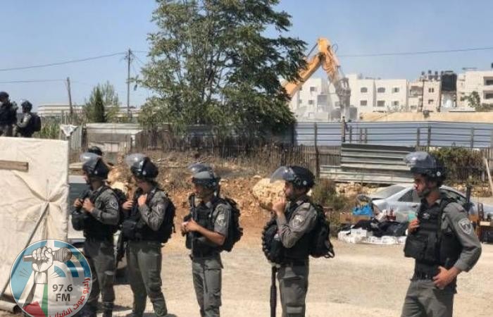 الاحتلال يخطر بوقف البناء في ثلاثة منازل في بيت اسكاريا جنوب بيت لحم