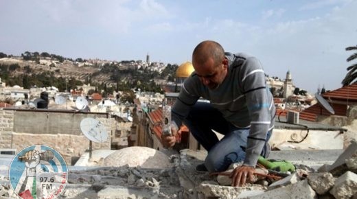 الاحتلال يجبر مواطنا على هدم منزله في القدس
