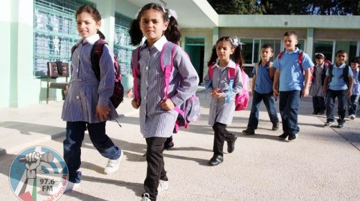 طلبة قطاع غزة يعودون إلى مقاعد الدراسة