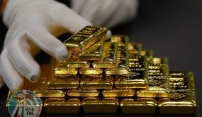 الذهب يقترب من مستوى 2000 دولار للأونصة