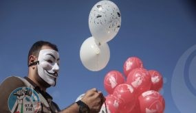 قناة إسرائيلية: إطلاق البالونات مبرراً للدخول بمواجهة عسكرية مع قطاع غزة