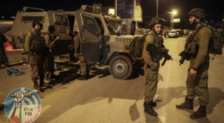 الاحتلال يعتقل مواطنين من الخليل