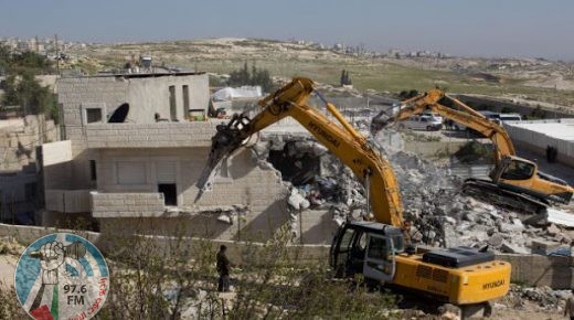 الاحتلال يهدم بناية سكنية في سلوان