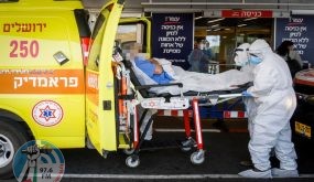 Magen David Adom workers wearing protective clothing evacuate a patient with suspicion to coronavirus outside the coronavirus unit at the Sheba Medical Center in Ramat Gan on July 27, 2020. Photo by Yossi Zeliger/Flash90 *** Local Caption *** ??????
??? ?????
????
?????
???? ?????