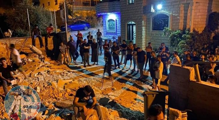 رام الله-الاحتلال يهدم منزلا في بيت سيرا