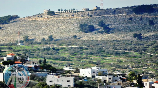 ‫الاحتلال ينصب خياما في أراضي جبل المنطار شرق طولكرم
