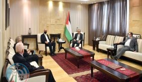 رئيس الوزراء يعرب عن اعتزازه بمستشفيات القدس ويتعهد بمواصلة دعمها