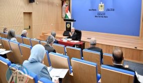 اشتية يدين الإقتحامات الإسرائيلية ويطالب بتوفير حماية دولية