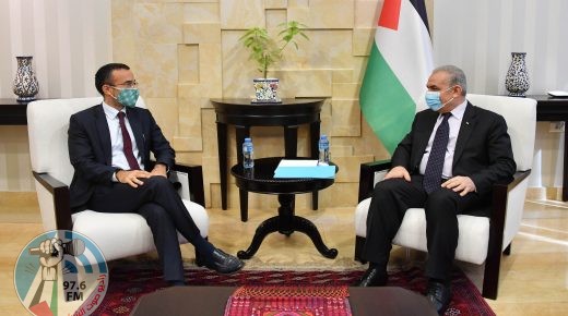 اشتية يؤكد أهمية وجود ضغط دولي جاد لوقف التوسع الاستيطاني وهدم المنازل والمدارس