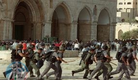 30 عاما على مجزرة الأقصى الأولى