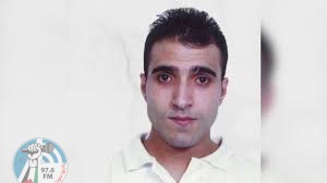 إدارة سجون الاحتلال تنقل الأسير حاتم القواسمة إلى سجن “هداريم” بعد عزل دام ثمانية أشهر