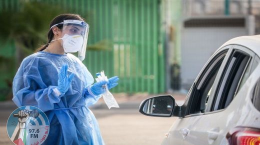 Clalit Health care workers take test samples of Israelis in a drive through complex to check if they have been infected with the Coronavirus in a mobile testing station, in Lod, on October 2, 2020. Photo by Yossi Aloni/Flash90 *** Local Caption *** ????? ?????? ???? ????? ????
?????
???