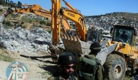 الاحتلال يهدم بناية قيد الإنشاء في مخيم شعفاط