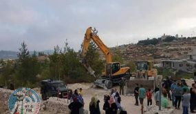 الاحتلال يهدم 4 منازل ووحدة صحية جنوب الخليل