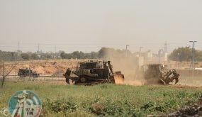 الاحتلال يتوغل شرق مخيم البريج ويجرف أراضي
