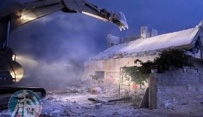 نابلس- الاحتلال يهدم منزل الاسير خليل دويكات