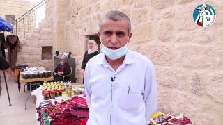انطلاق اليوم التسويقي للعنب والمنتجات الزراعيه في بلدة السموع .