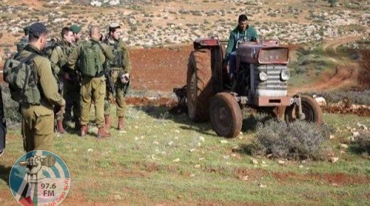 الأغوار: الاحتلال يمنع المزارعين من العمل بأراضيهم ويستولي على جرافتين