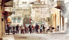 33 عاما على انتفاضة الحجارة
