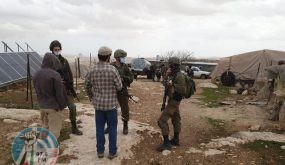مستوطنون يهاجمون منازل المواطنين في مسافر يطا جنوب الخليل
