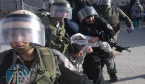 الاحتلال يعتقل شابا من أريحا ويحتجز آخر لساعات