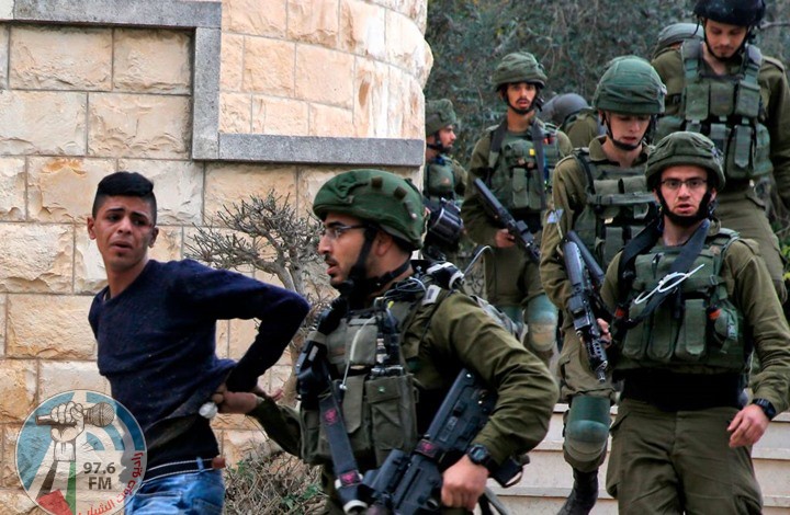 الاحتلال يعتقل 19 مواطنا من الضفة