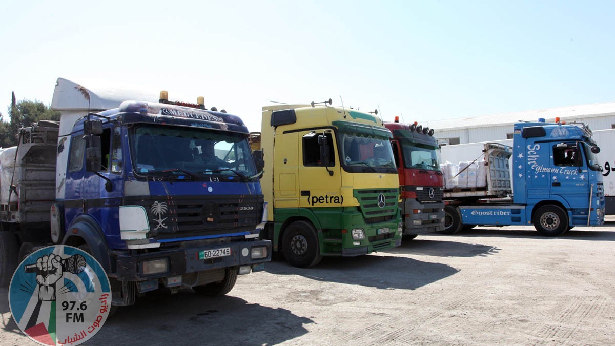 أكثر من 400 شاحنة أردنية محملة بالبضائع عالقة على الحدود مع السعودية