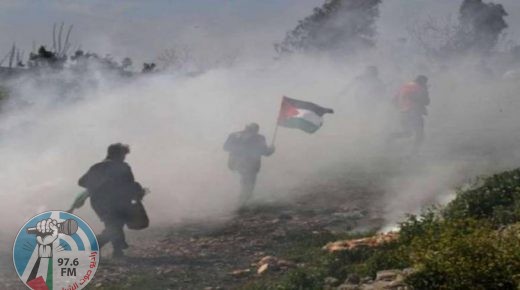 اصابتان برصاص الاحتلال والعشرات بالاختناق في مسيرة كفر قدوم