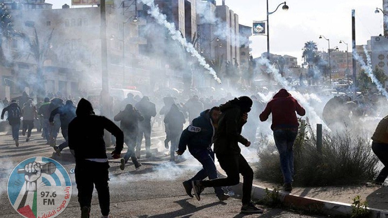 إصابات بالاختناق إثر قمع قوات الاحتلال مسيرة منددة بالعدوان الإسرائيلي على شعبنا في الخليل