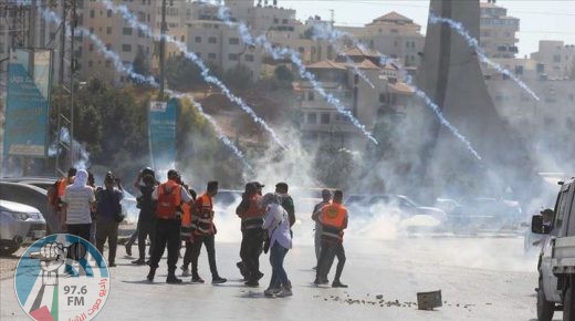 الصحة: 4 إصابات بالرصاص والعشرات بالاختناق خلال مواجهات مع الاحتلال على مدخل أريحا