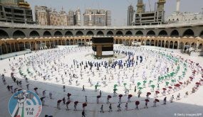 للمعتمرين من خارج السعودية.. وثائق التأمين ستغطي مخاطر كورونا وهذه قيمتها