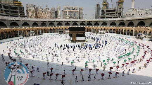 للمعتمرين من خارج السعودية.. وثائق التأمين ستغطي مخاطر كورونا وهذه قيمتها