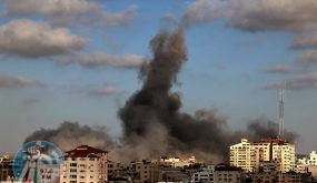 Smoke billows following an Israeli strike on Gaza City on May 17, 2021. Israeli air strikes hammered the Gaza Strip after a week of violence that has killed more than 200 people, the large majority Palestinian, despite international calls for de-escalation. / AFP / MOHAMMED ABED