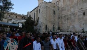 مئات المصلين يؤدون صلاة العيد في الحرم الابراهيمي