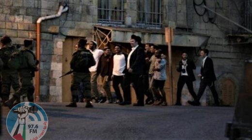 مستوطنون يهاجمون منازل المواطنين في قصرة جنوب نابلس