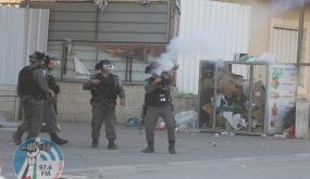 BETHLEHEM, WEST BANK - APRIL 04: Israeli security forces attack with tear gas and plastic bullet against protesters during a demonstration to show solidarity with hunger striker Palestinian prisoners those held in Israeli prisons in Betlehem, West Bank on April 04, 2017. (Photo by Issam Rimawi/Anadolu Agency/Getty Images)