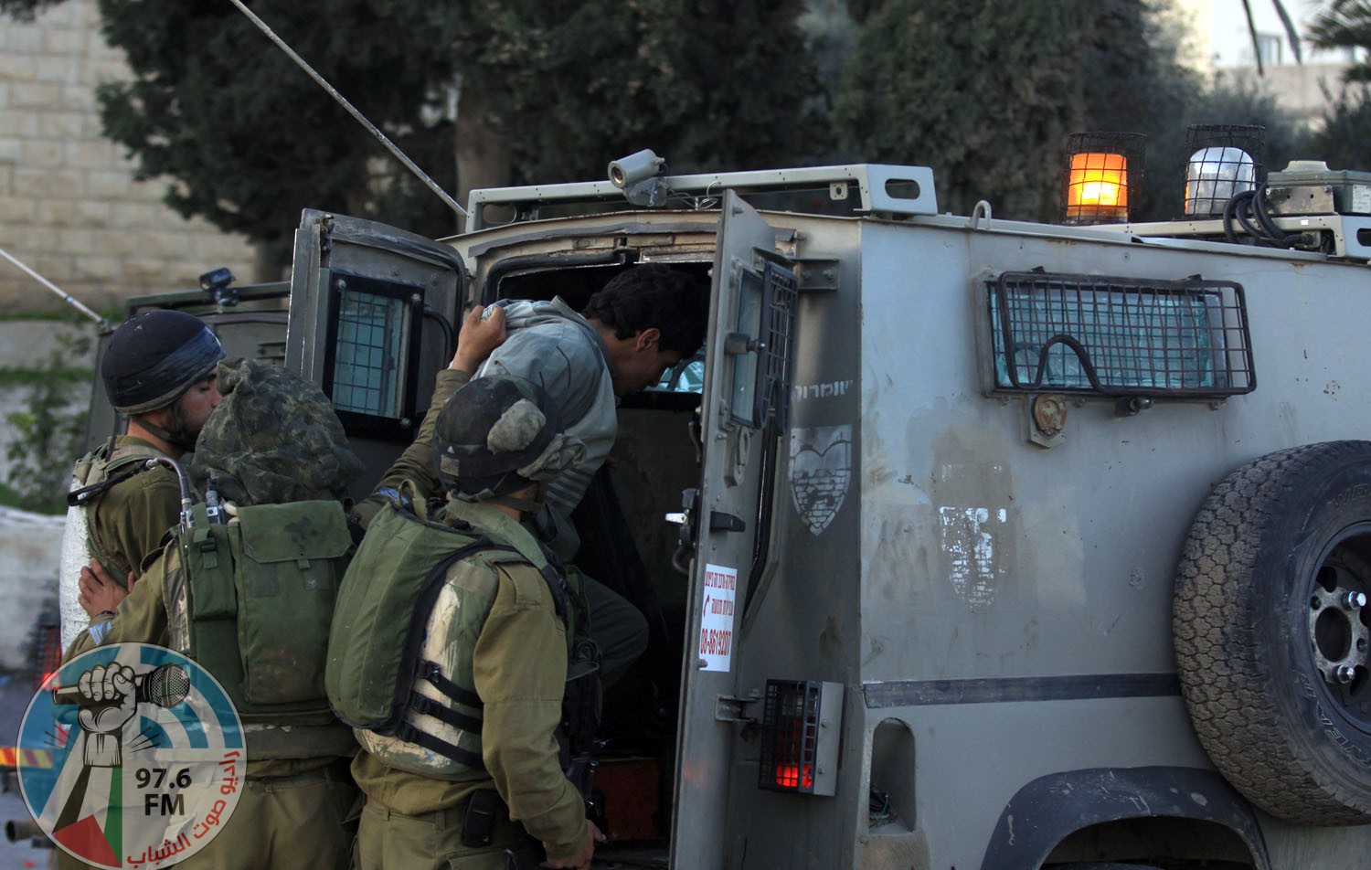 الاحتلال يعتقل 20 مواطنا من محافظات الضفة