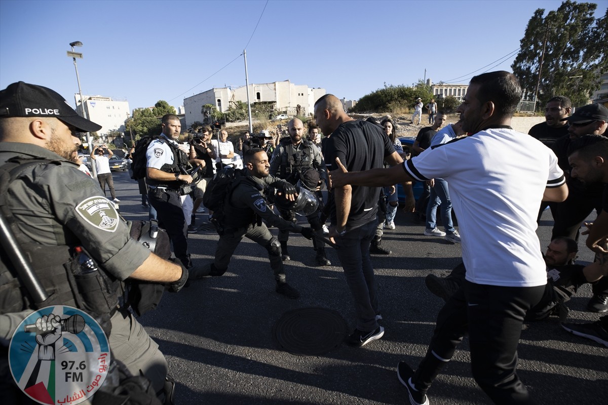 الاحتلال يقمع وقفة احتجاجية في الشيخ جراح وسط القدس المحتلة